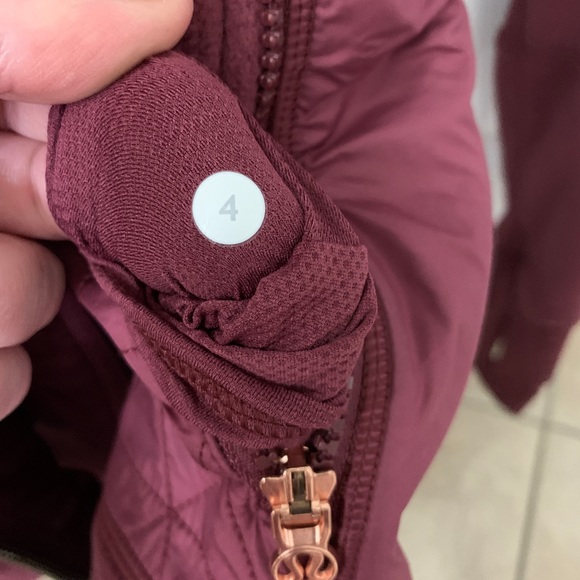 Lululemom Fleecy Keen Size 4 - Picture 4 of 9